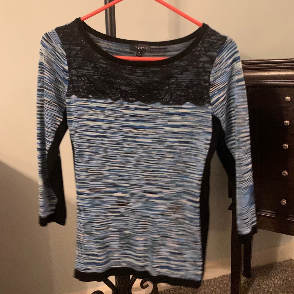 Fitted black side top